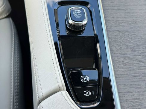 Used 2025 Volvo XC90 B6 Ultra w/ Lounge Package image 35