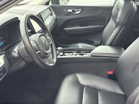 Certified 2025 Volvo XC60 B5 Core AWD/4WD image 24