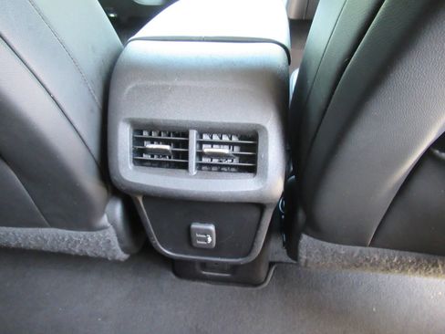 Used 2019 Chevrolet Equinox Premier FWD image 32