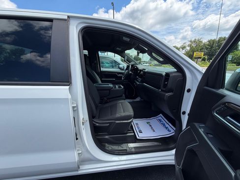Used 2023 Chevrolet Silverado 1500 LT AWD/4WD image 10