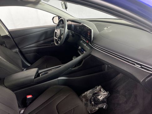 Used 2023 Hyundai Elantra SEL w/ Convenience Package FWD image 28