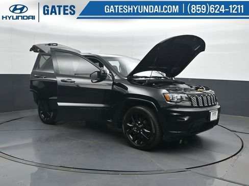 Used 2021 Jeep Grand Cherokee Laredo X AWD/4WD image 58