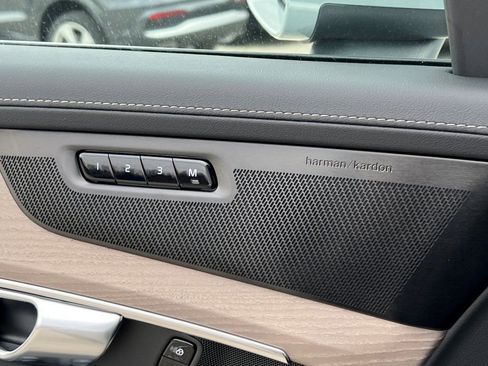 New 2026 Volvo XC90 B6 Plus w/ Protection Package Premier image 30