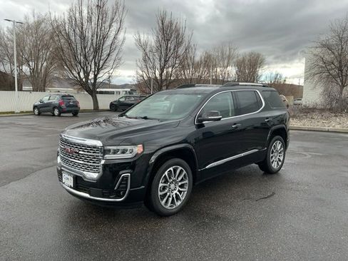 Used 2023 GMC Acadia Denali w/ Denali Technology Package image 8