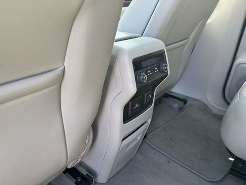 Used 2018 GMC Acadia SLT FWD image 27