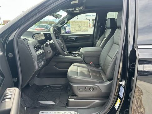 New 2026 Chevrolet Suburban High Country AWD/4WD image 2