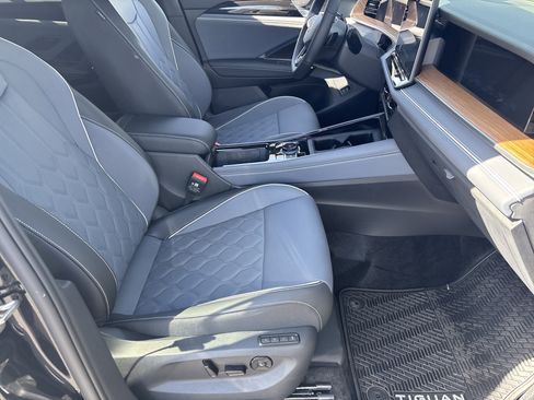 New 2026 Volkswagen Tiguan SEL R-Line image 8