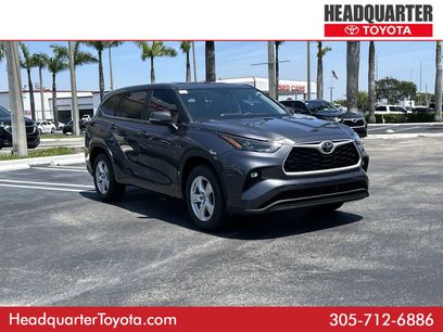 New 2025 Toyota Highlander LE