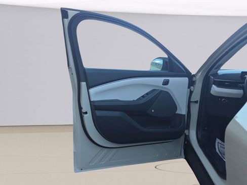 Certified 2025 Ford Mustang Mach-E Premium image 14