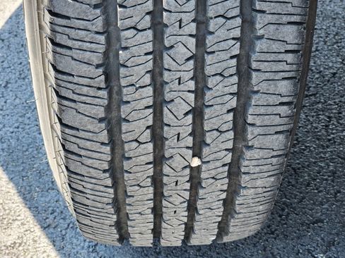 Used 2024 RAM 2500 Tradesman w/ Chrome Appearance Group AWD/4WD image 11