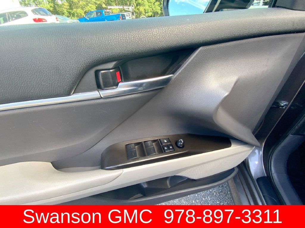 Used 2022 Toyota Camry LE FWD image 21