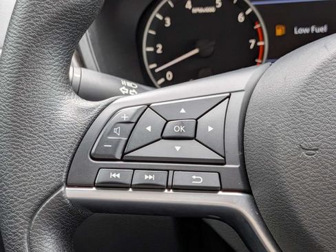 Used 2025 Nissan Altima 2.5 SV FWD image 27