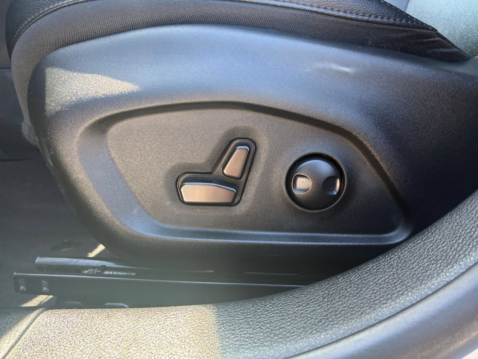Used 2025 Jeep Compass Limited AWD/4WD image 21