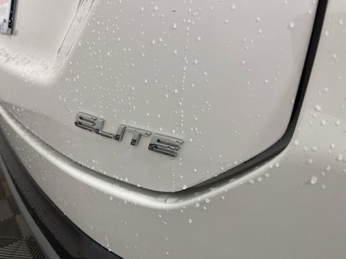 Certified 2023 Honda Pilot Elite image 3