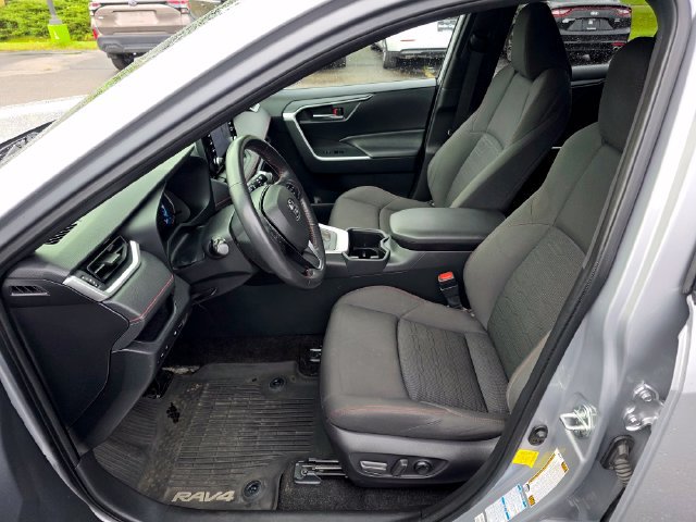 Used 2022 Toyota RAV4 SE w/ Weather & Moonroof Package AWD/4WD image 16