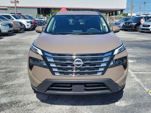 Certified 2024 Nissan Rogue SV FWD image 2