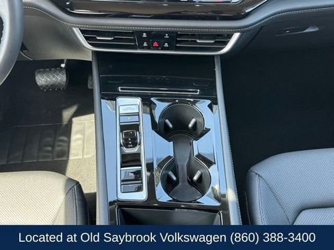 Used 2025 Volkswagen Atlas SE AWD/4WD image 19