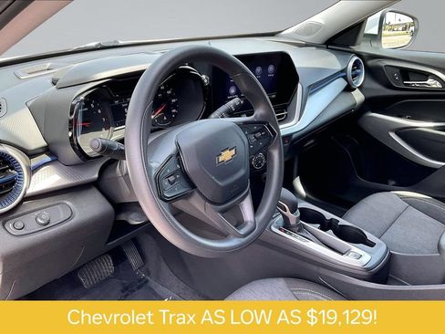 Used 2024 Chevrolet Trax LS w/ LS Convenience Package FWD image 14