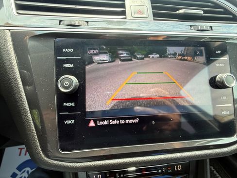 Used 2023 Volkswagen Tiguan SE FWD image 18