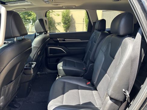 Used 2022 Kia Telluride S AWD/4WD image 31