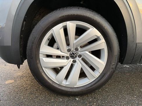 Used 2022 Volkswagen Atlas Cross Sport SE image 29