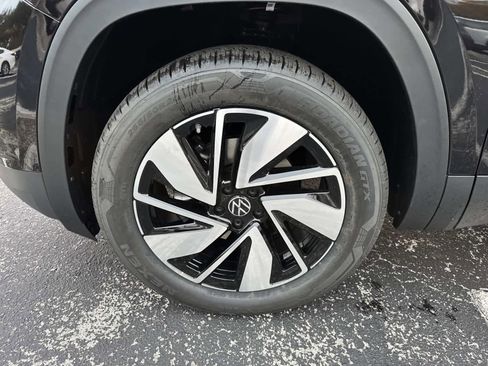 New 2026 Volkswagen Atlas SE FWD image 10