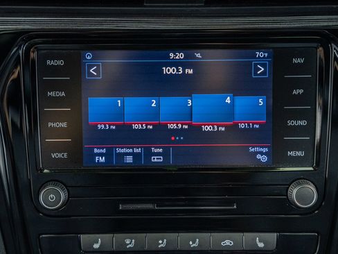 Used 2021 Volkswagen Passat 2.0T R-Line image 25