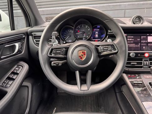 Certified 2026 Porsche Macan AWD/4WD image 23