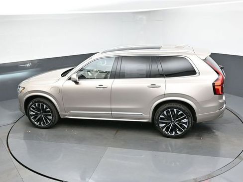 New 2026 Volvo XC90 T8 Plus w/ Protection Package Premier AWD/4WD image 49