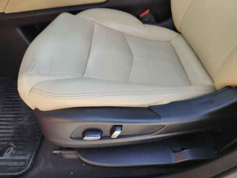 Used 2019 Cadillac XT5 FWD image 25