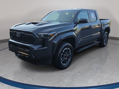 Used 2025 Toyota Tacoma TRD Sport AWD/4WD image 1