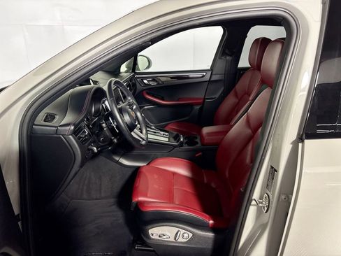 Used 2023 Porsche Macan S image 11