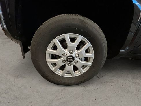 Certified 2025 Toyota Tacoma TRD Off-Road image 14