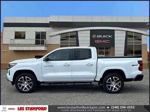 Used 2023 Chevrolet Colorado Z71 w/ Z71 Convenience Package 2 AWD/4WD image 2