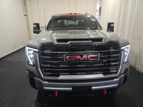 Used 2025 GMC Sierra 2500 AT4 w/ AT4 Premium Plus Package AWD/4WD image 6