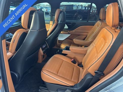 Used 2024 Lincoln Aviator Black Label w/ Jet Package image 12