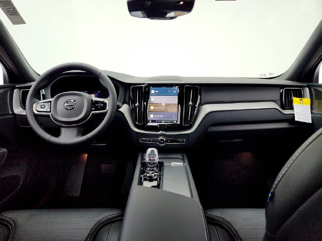 Used 2024 Volvo XC60 T8 Ultimate w/ Climate Package AWD/4WD image 30
