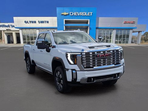 Used 2026 GMC Sierra 2500 Denali w/ Denali Reserve Package image 3
