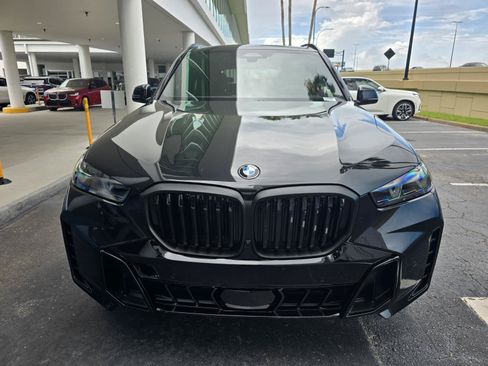 New 2026 BMW X5 xDrive40i w/ M Sport Package AWD/4WD image 2