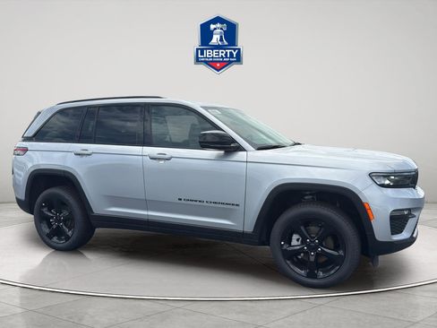 New 2025 Jeep Grand Cherokee Limited w/ Luxury Tech Group II AWD/4WD image 14