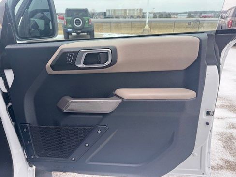 Certified 2023 Ford Bronco Wildtrak image 32