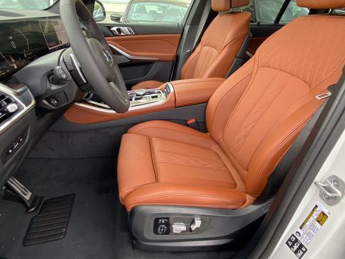 New 2026 BMW X5 xDrive40i w/ M Sport Package AWD/4WD image 15