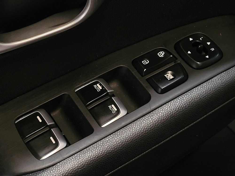 Used 2018 Kia Soul + FWD image 27