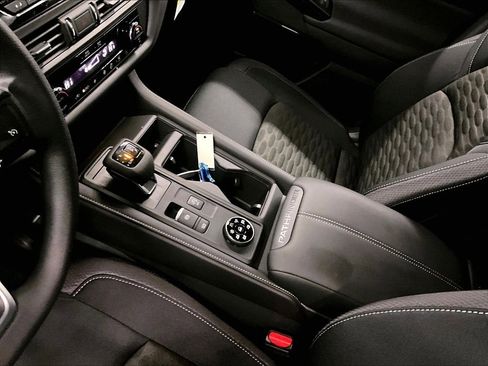 Used 2025 Nissan Pathfinder S image 21