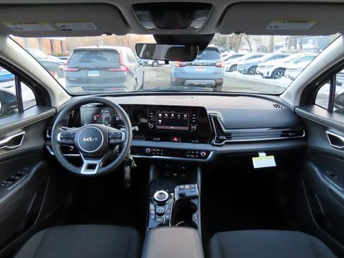 Used 2023 Kia Sportage LX image 18