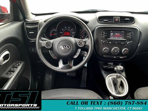 Used 2015 Kia Soul + image 5