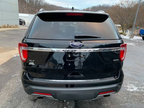 Used 2018 Ford Explorer XLT image 3