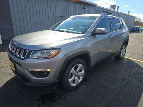 Used 2018 Jeep Compass Latitude w/ Popular Equipment Group image 3