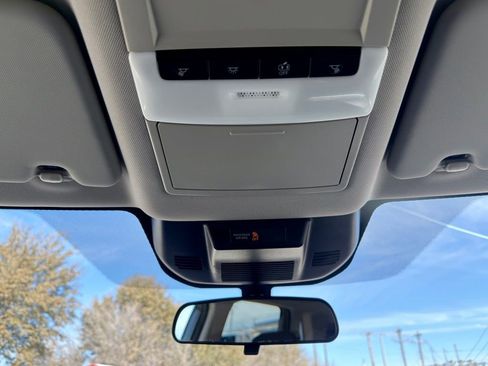 Used 2022 Nissan Rogue S image 25