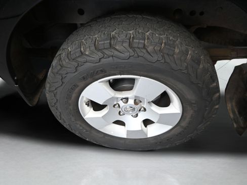 Used 2014 Nissan Frontier SV w/ SV Value Truck Package AWD/4WD image 42